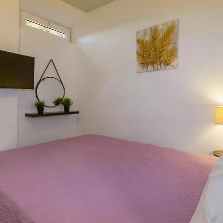 Emy's Studio Corfu Apartment *