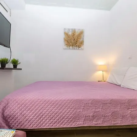 Emy's Studio Corfu Apartment *
